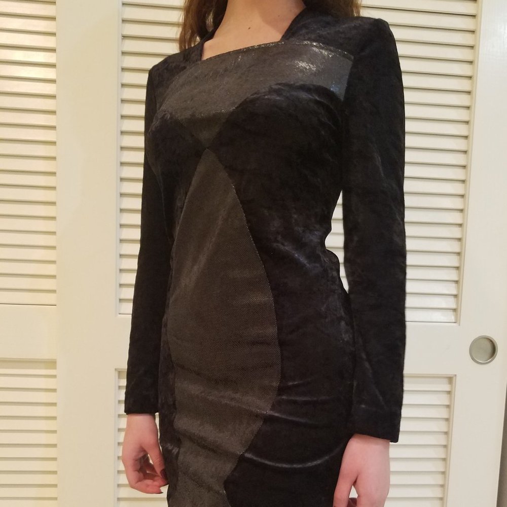 Genuine Sfarzo black velvet dress